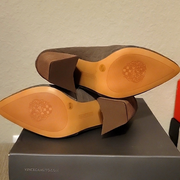 Vince Camuto Steevera Bootie Suede Grey size 7 - Picture 10 of 10